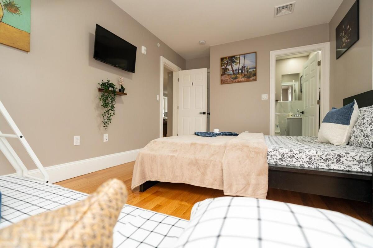 558-2 3Br Boston - Renovated Nest Near Aquarium Apartment *