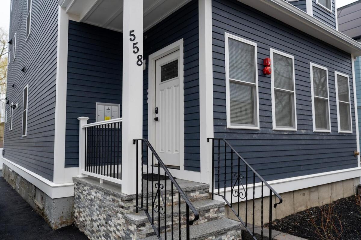 558-2 3Br Boston - Renovated Nest Near Aquarium * Boston