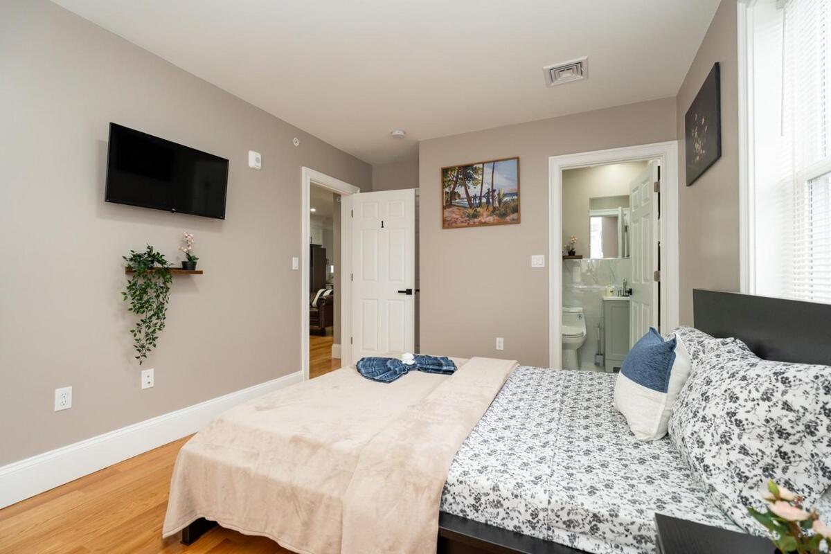 558-2 3Br Boston - Renovated Nest Near Aquarium Apartment