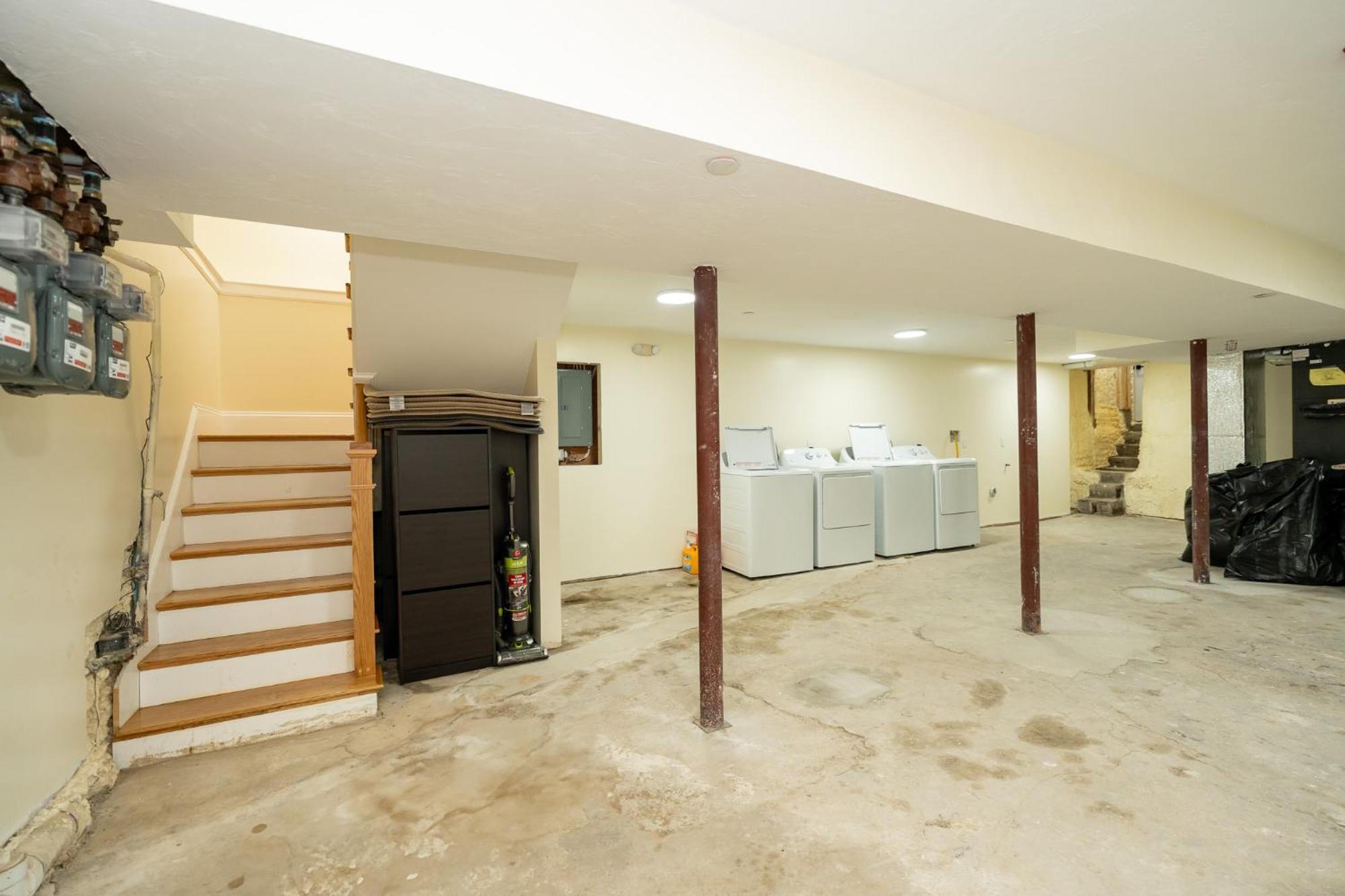 558-1 3Br Boston - Renovated Nest Near Aquarium * Boston