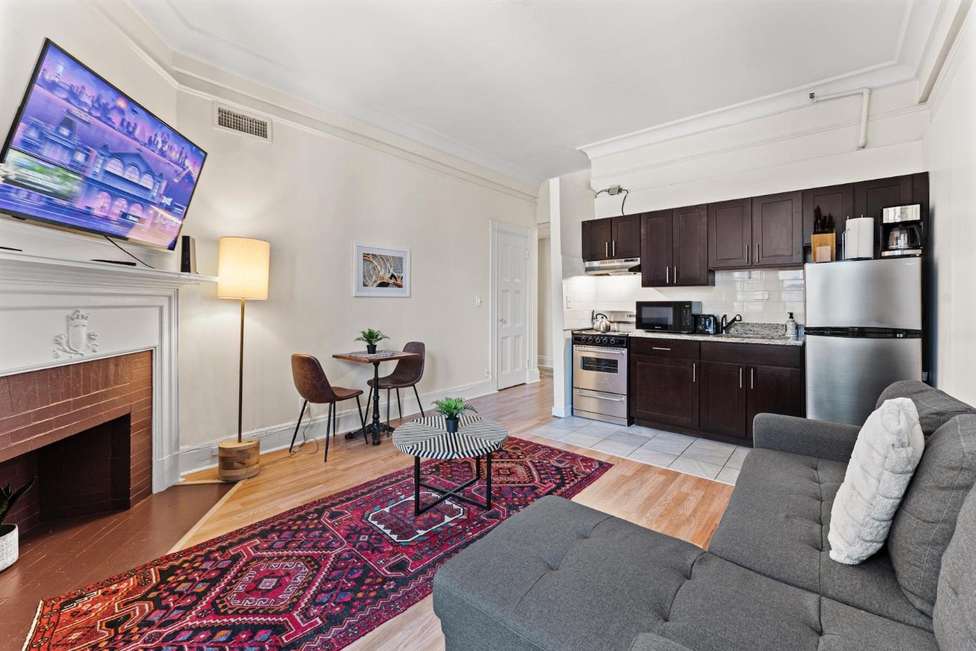 Apartment Furnished In Downtown *