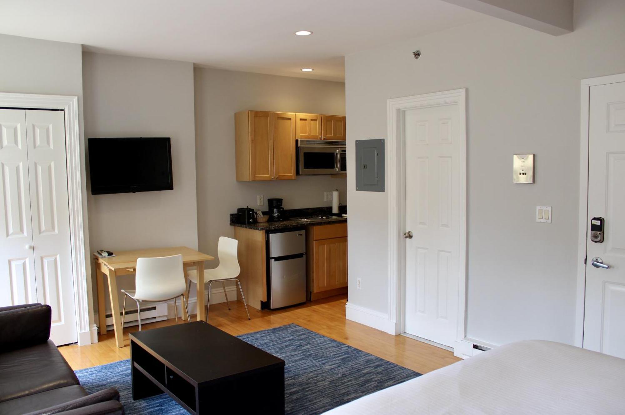 Stylish Downtown In The South End, #8 Apartment