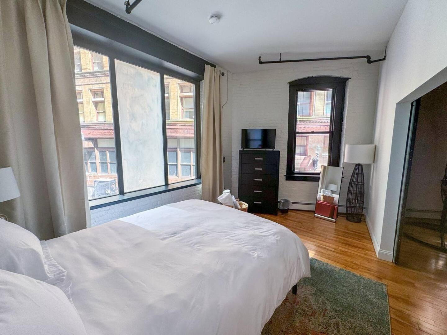 Apartment Open Concept 2 Bed Loft In Back Bay