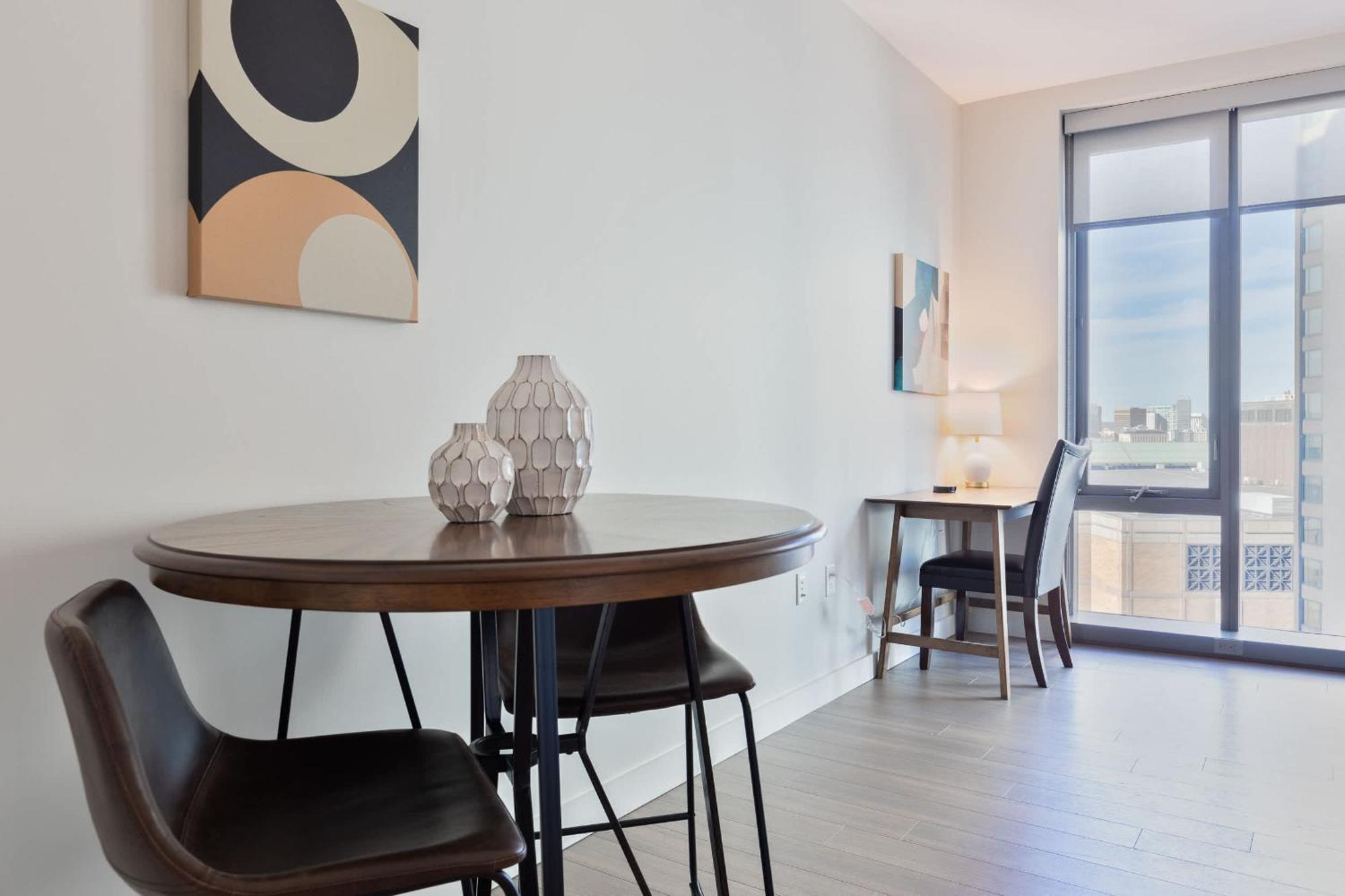 Luxury Back Bay - 30-1210 *