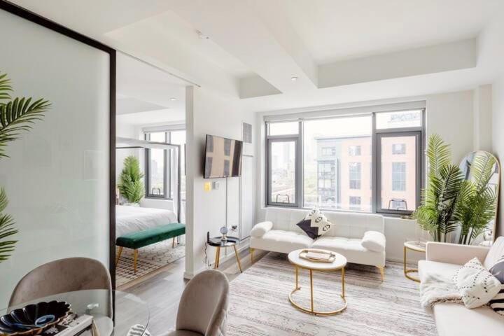 South End Oasis W Pool & Gym *