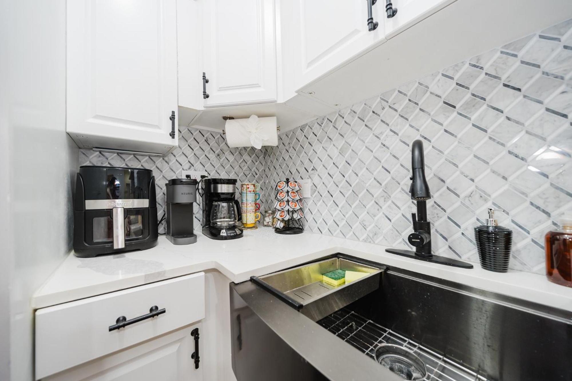 Apartment 76 Carruth - 4br Cozy And Lovely