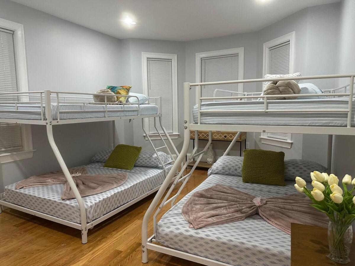 85a Charming Base, 3br, 2ba Ideal For Families Boston