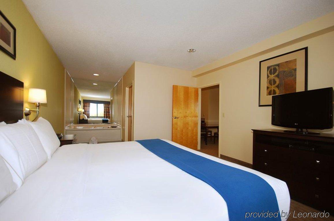 Holiday Express By Ihg Hotel 3*
