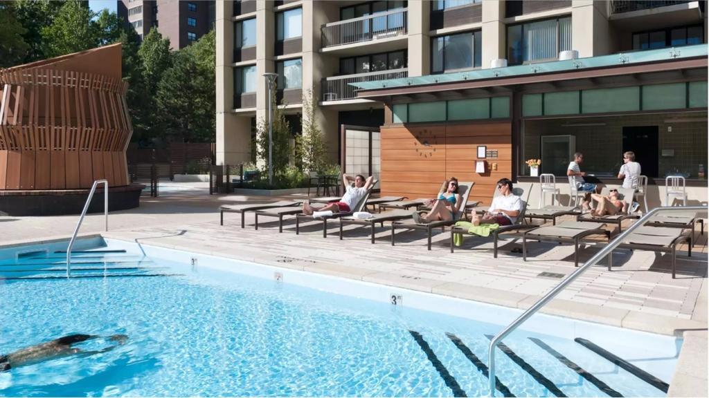 Global Luxury At The Commonwealth Boston