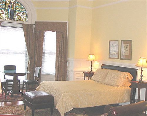 Back Bay Suites *