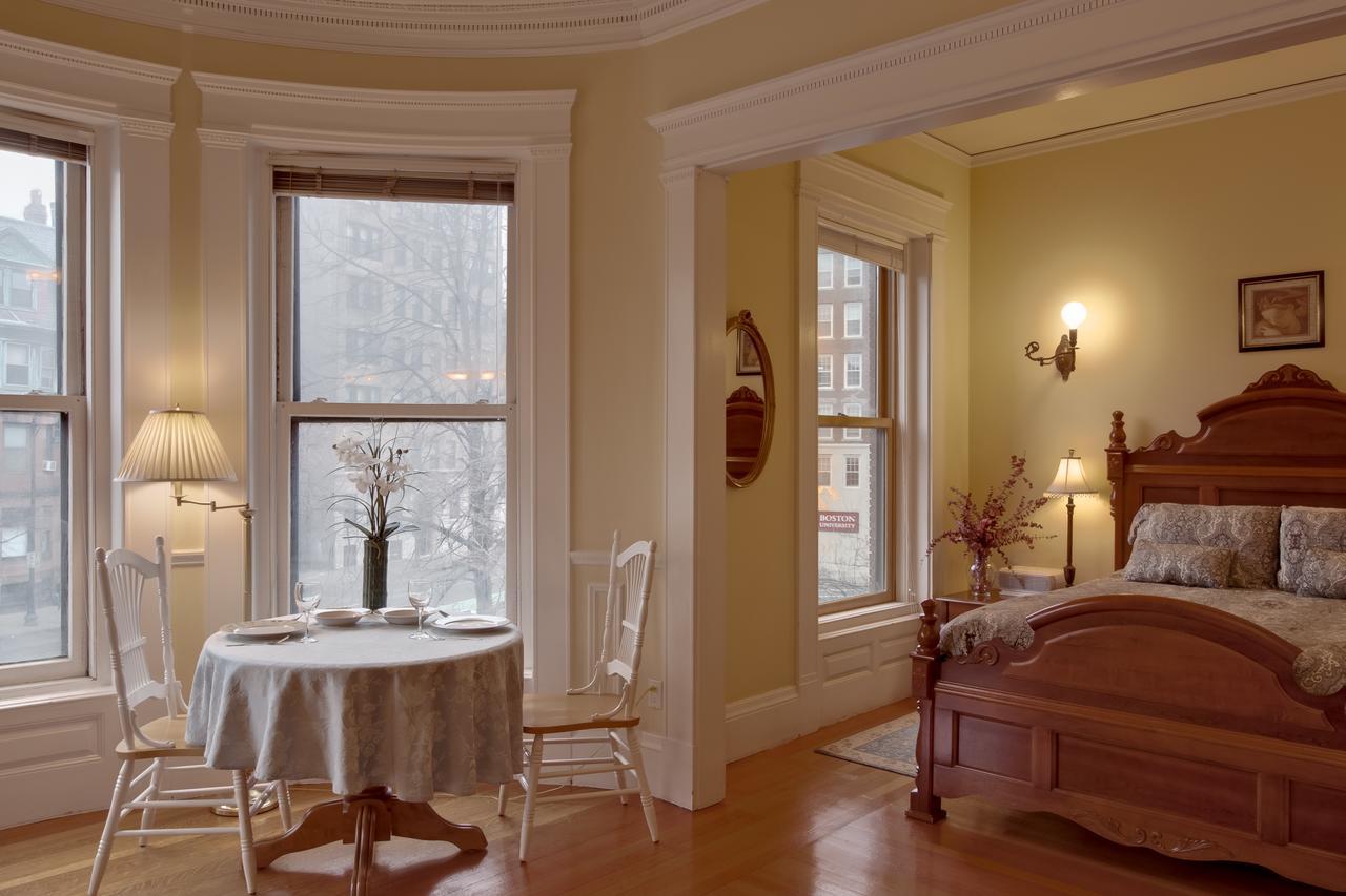 The Gryphon House Bed & Breakfast Boston