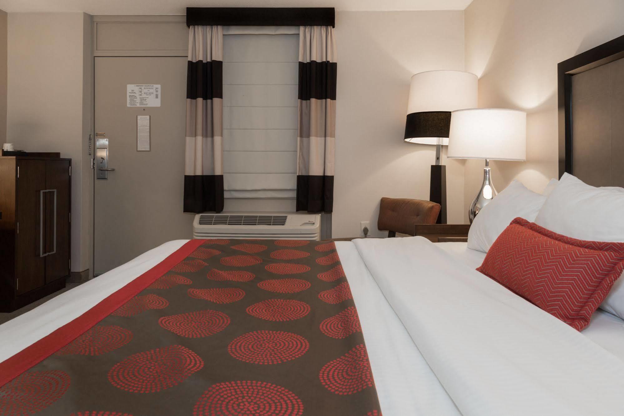 Hotel Ramada By Wyndham 3*