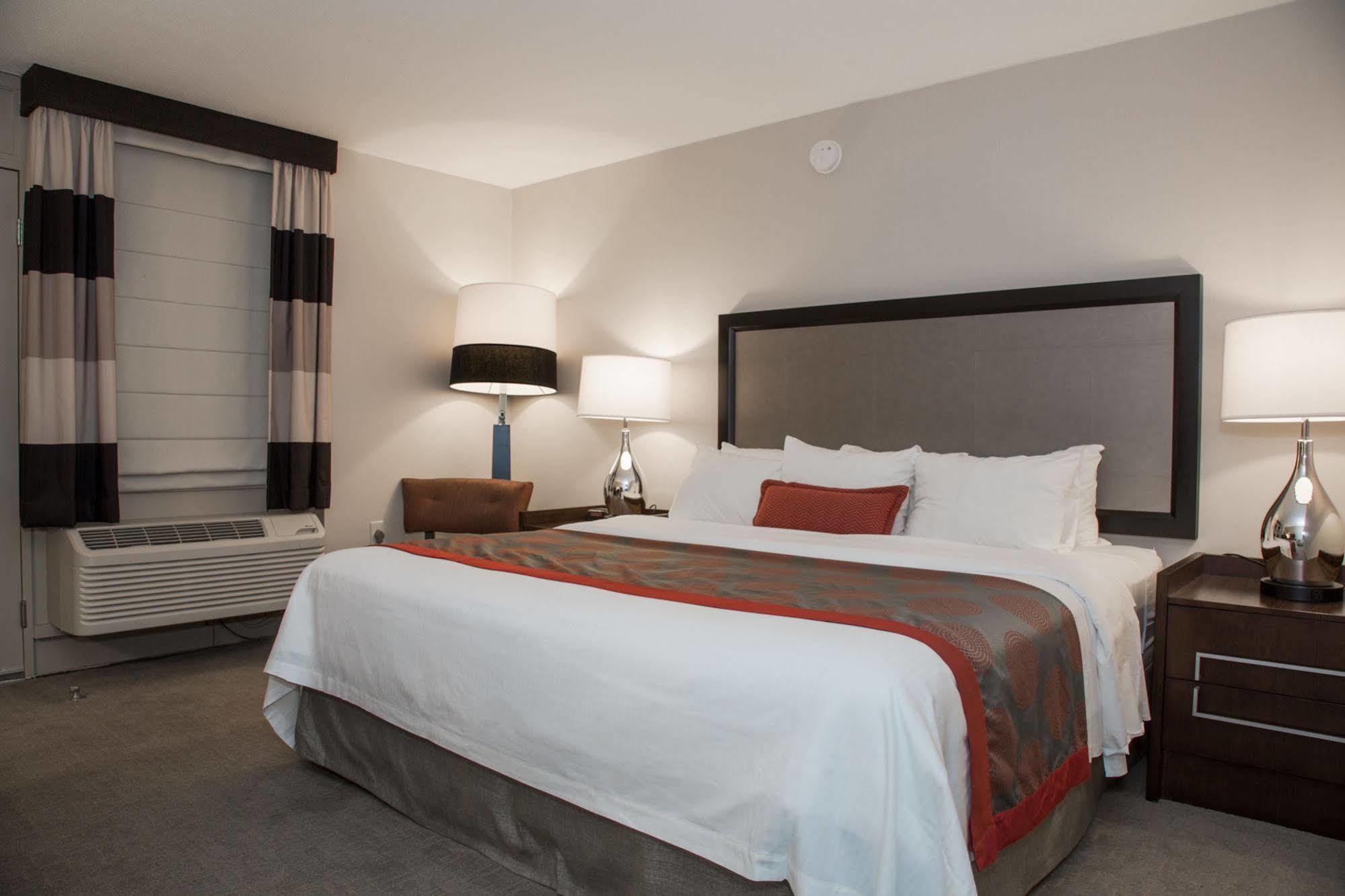 Hotel Ramada By Wyndham 3*