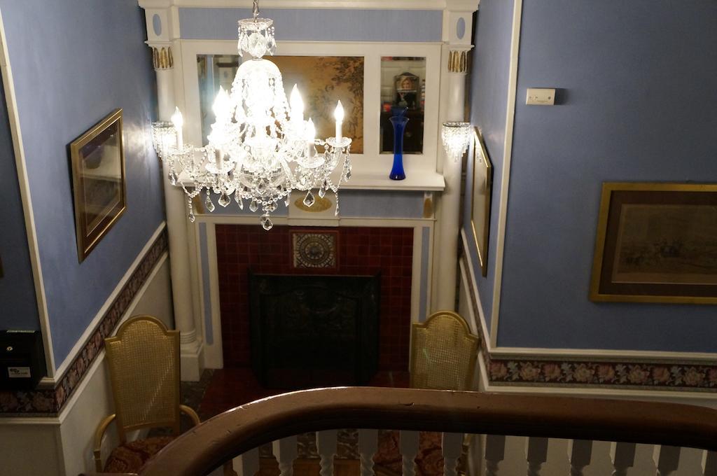 463 Beacon Street Guest house