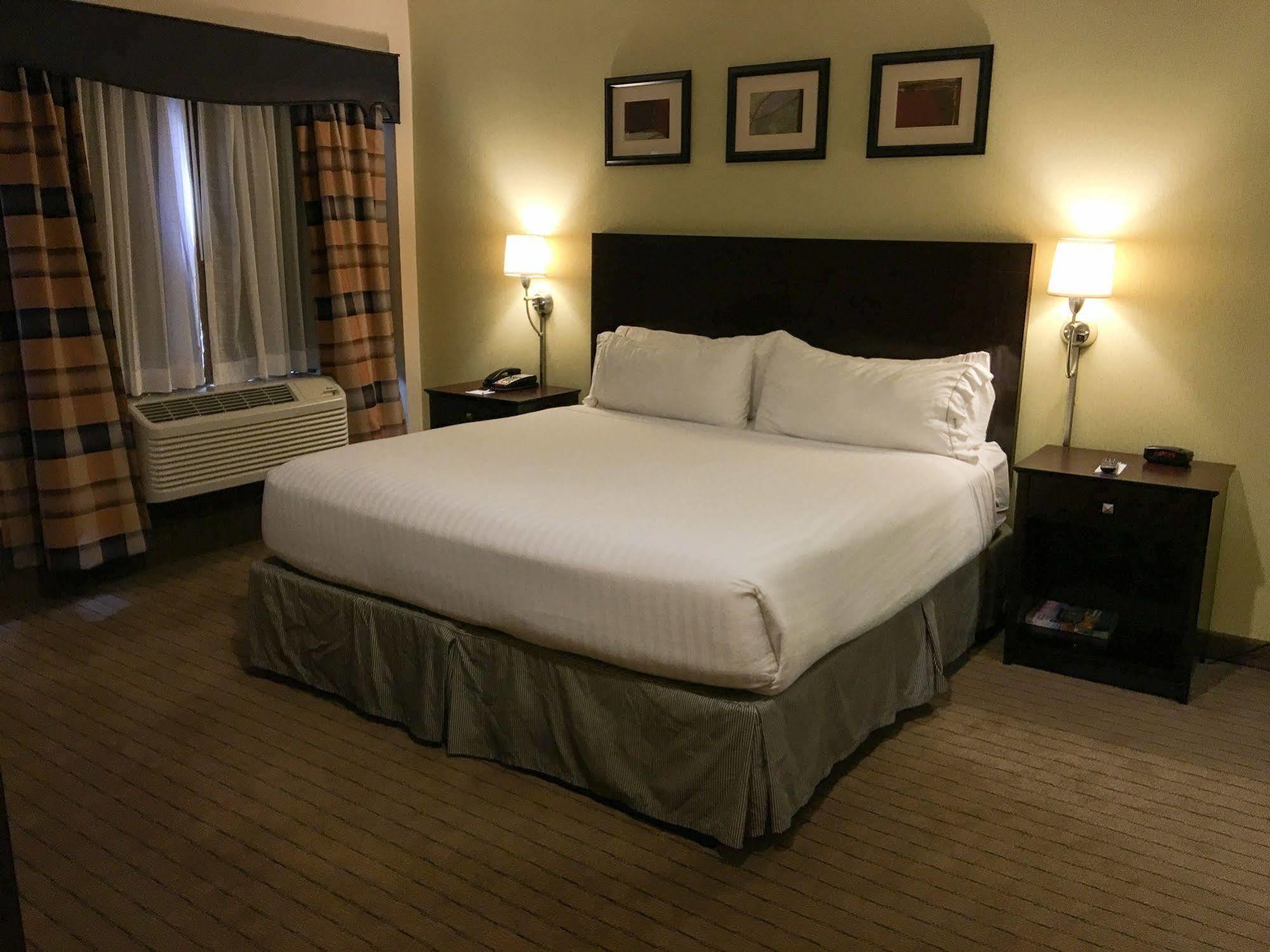 Holiday Express By Ihg 3* Boston