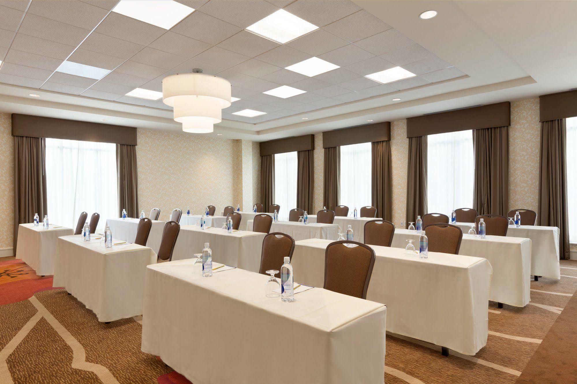 Hilton Garden Logan Airport Hotel