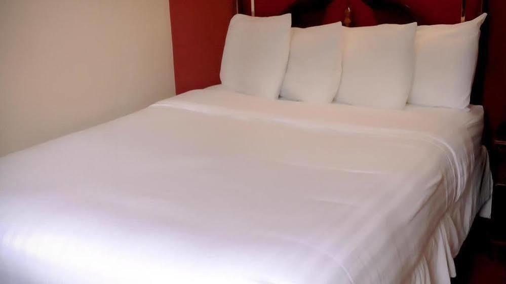 Hotel Found Common 2*