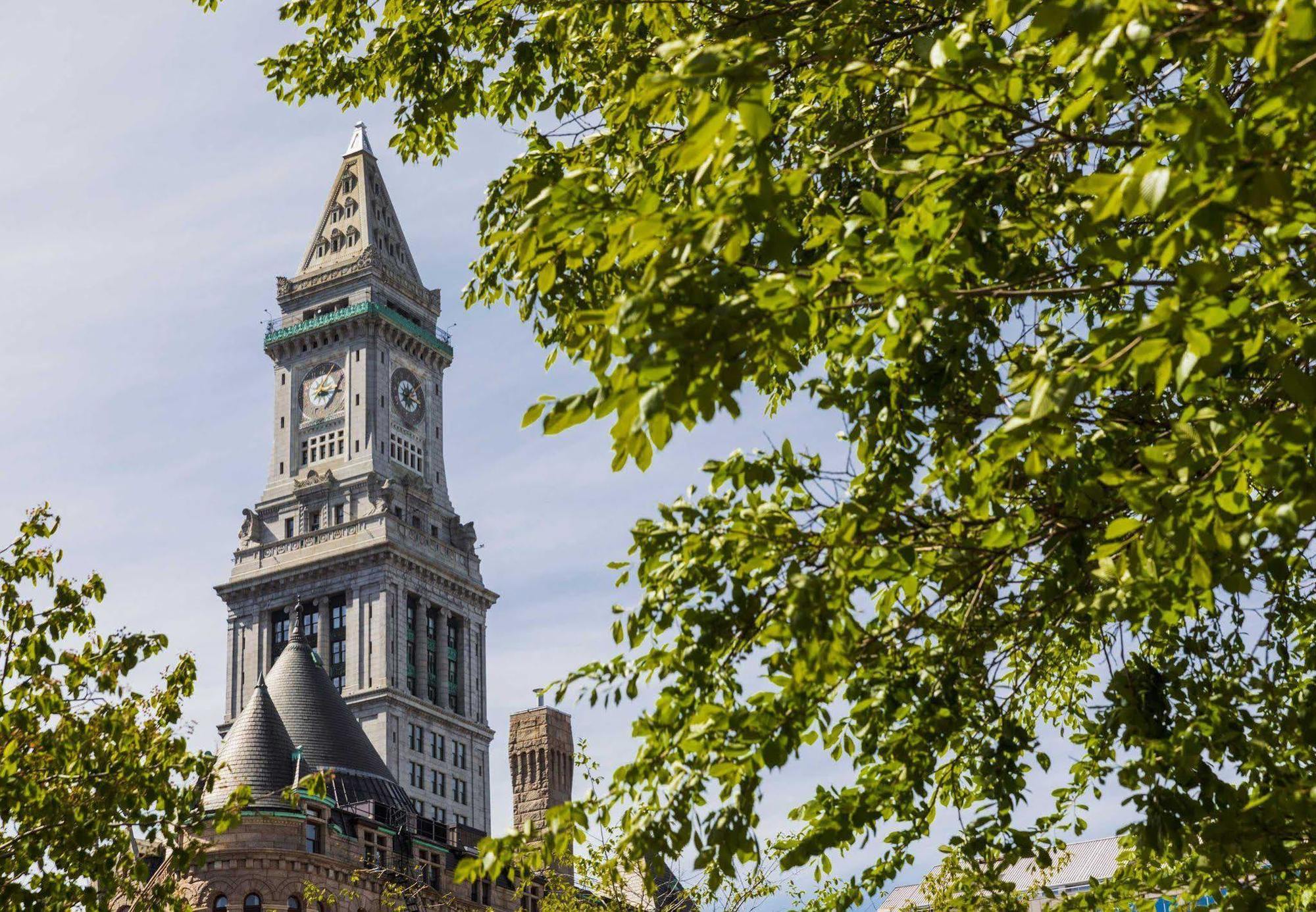 Marriott Vacation Club At Custom House,   3* Boston