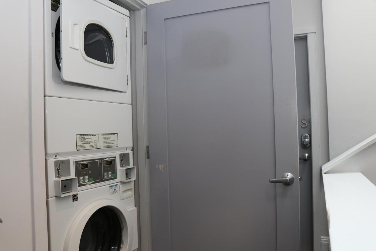 Furnished Newbury Street Studio, #6 Apartment *