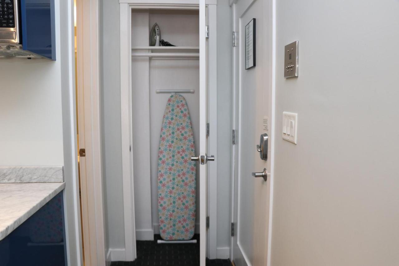 Stylish Newbury Street Studio, #2 Apartment Boston