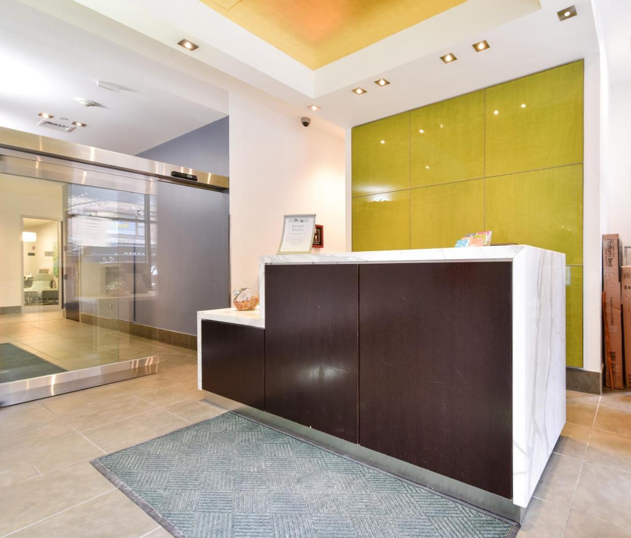 Global Luxury At Garden Apartment *