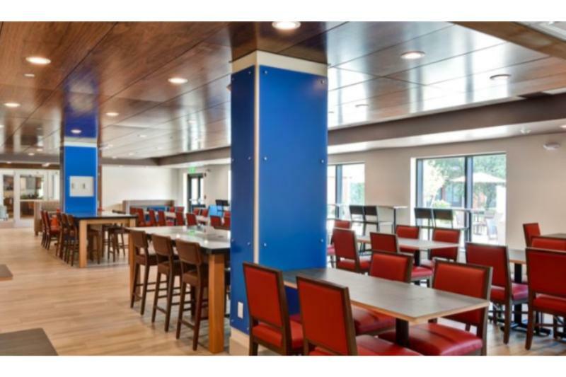 Holiday Express By Ihg 3* Boston