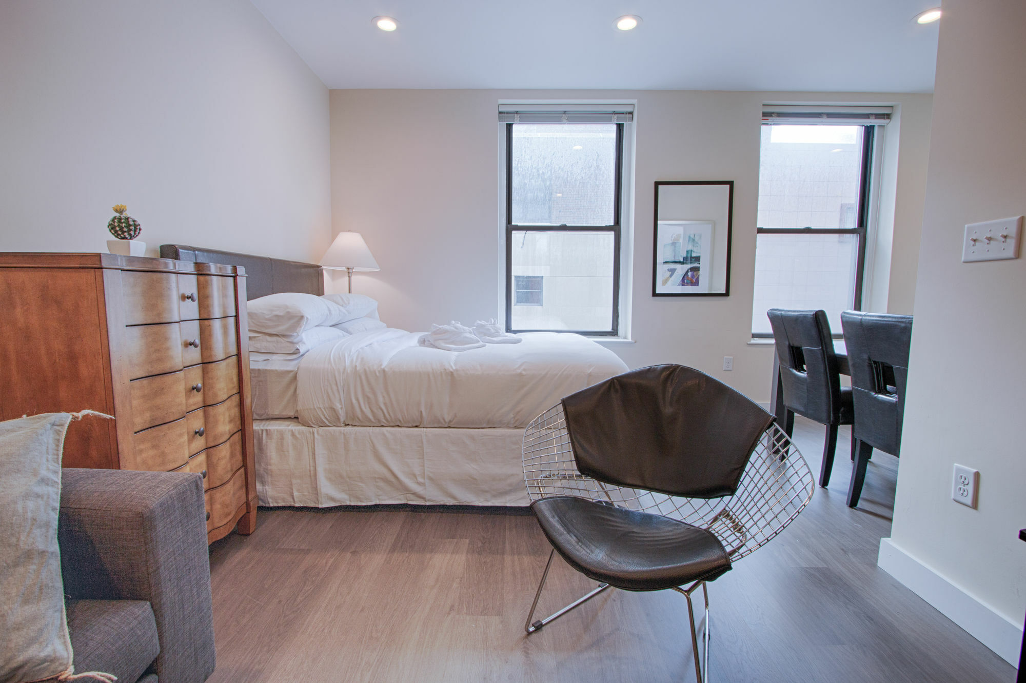 Bright In Downtown Crossing By Sonder
