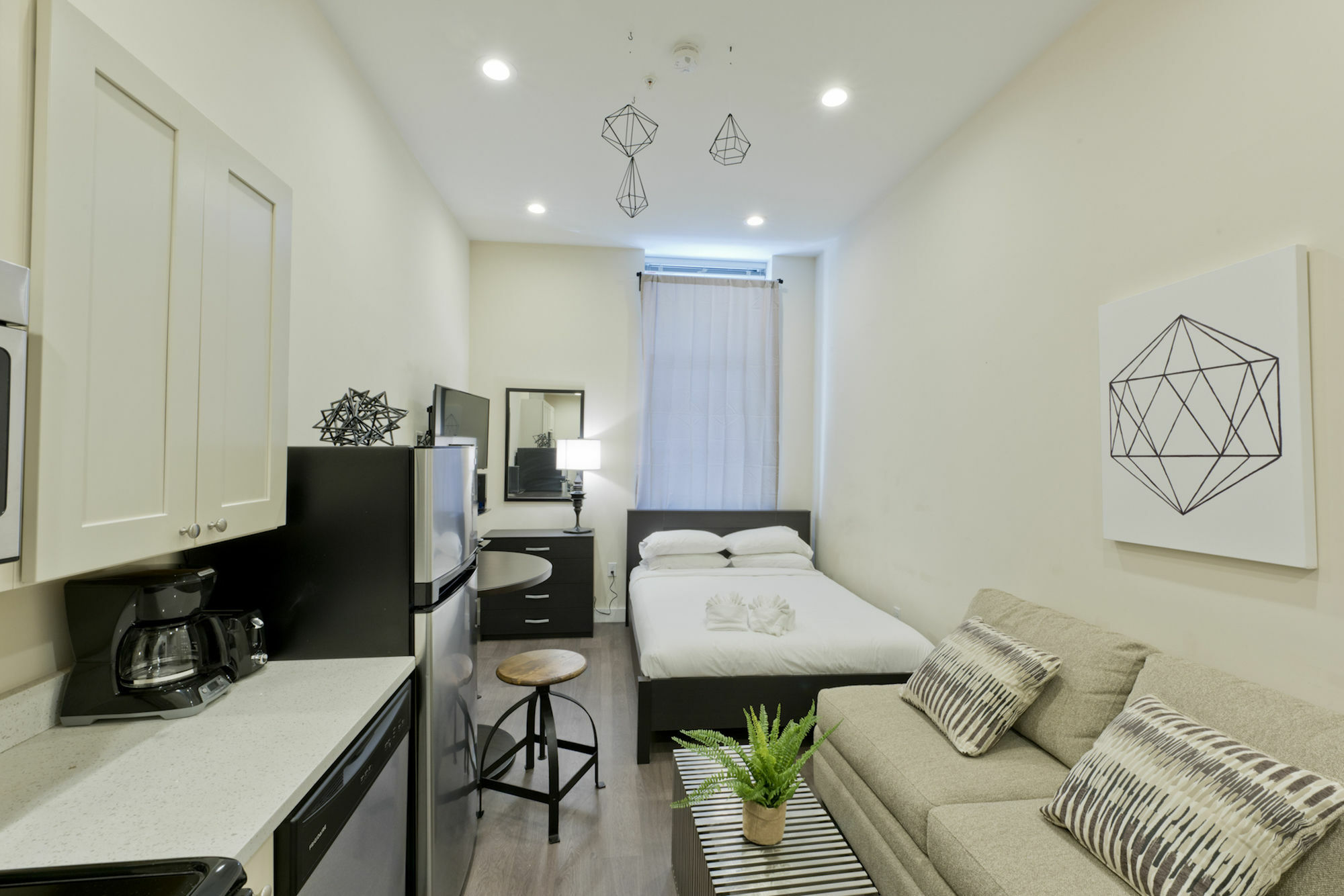 Apartment Lively In Downtown Crossing By Sonder