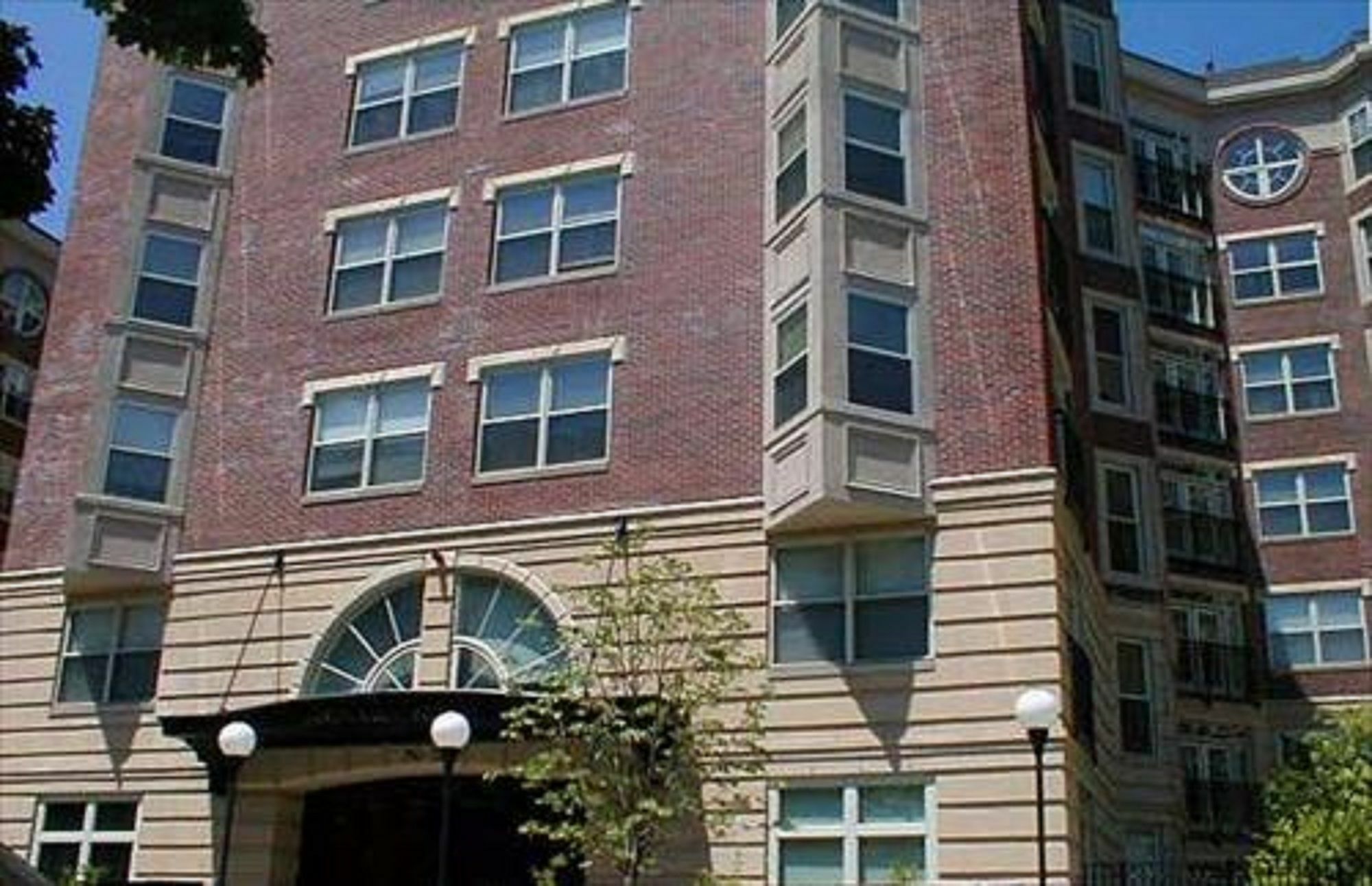 Global At Victory Gardens Apartment