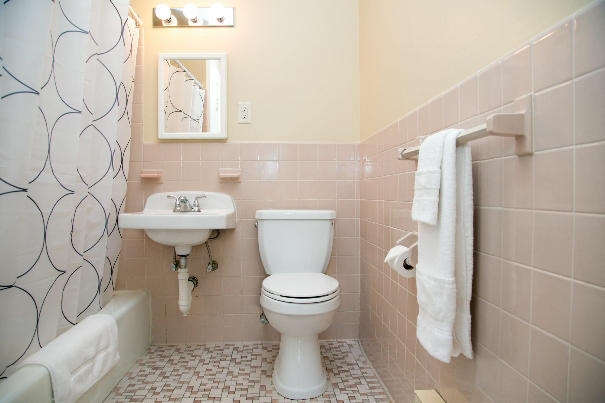 Posh In Back Bay By Sonder Boston