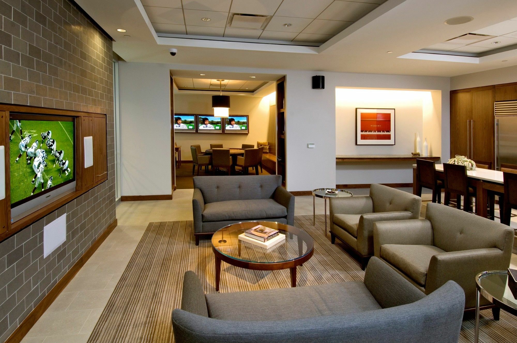 Global Luxury At China Town Apartment