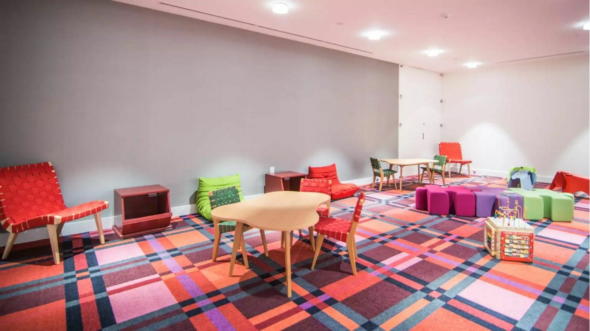 Global Luxury At The Commonwealth Apartment *