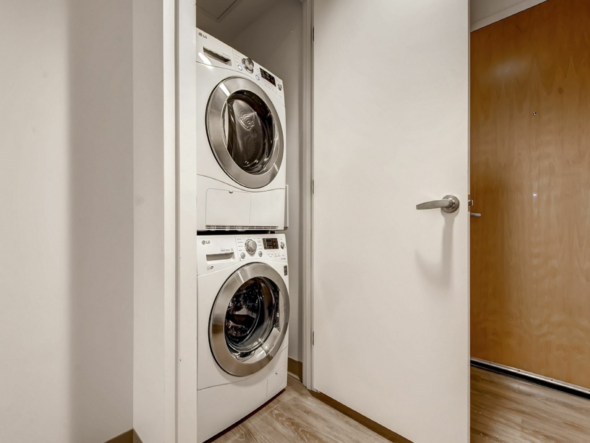 Apartment Global Luxury At The Commonwealth *