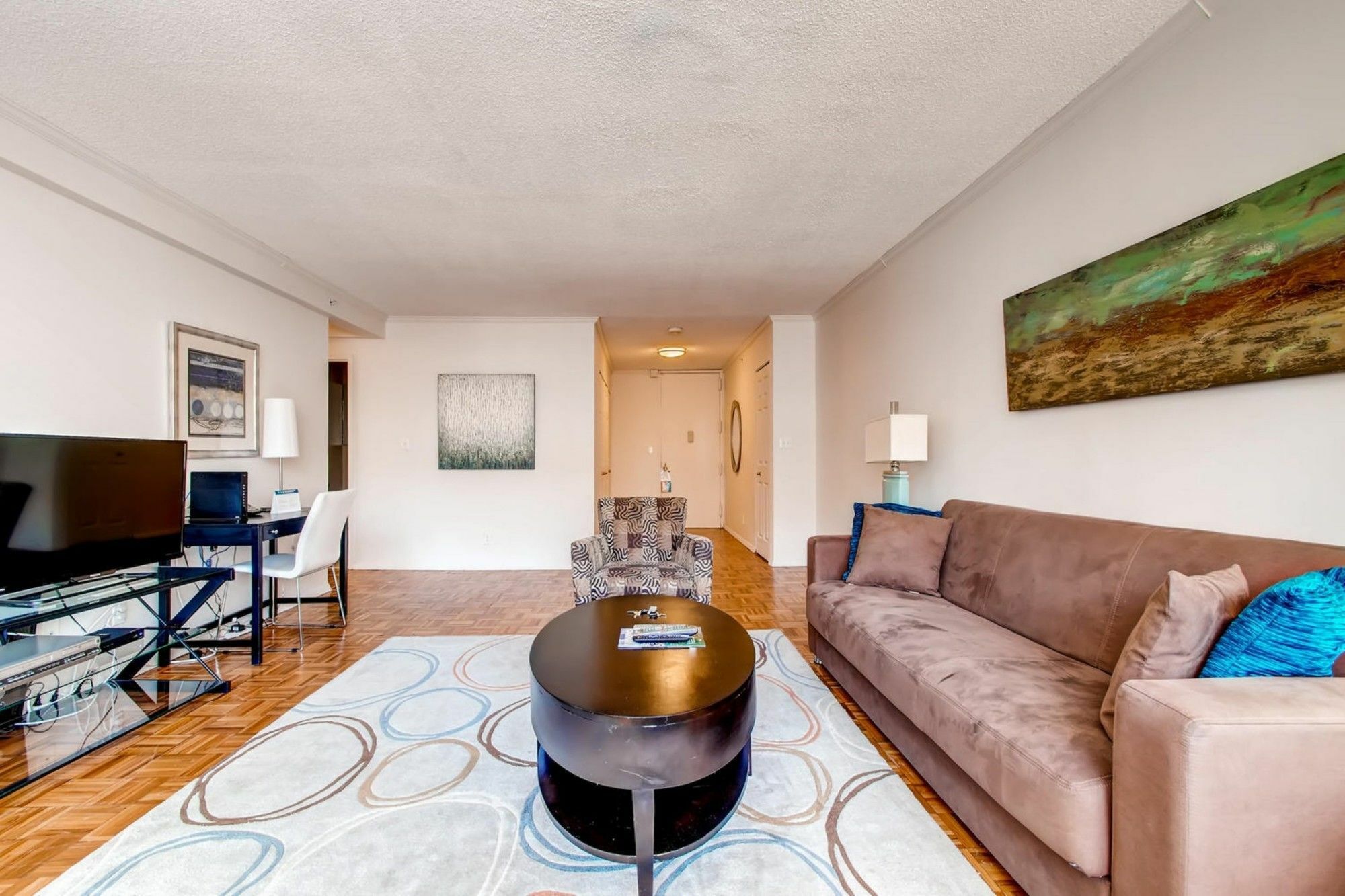 Global Luxury At The Commonwealth