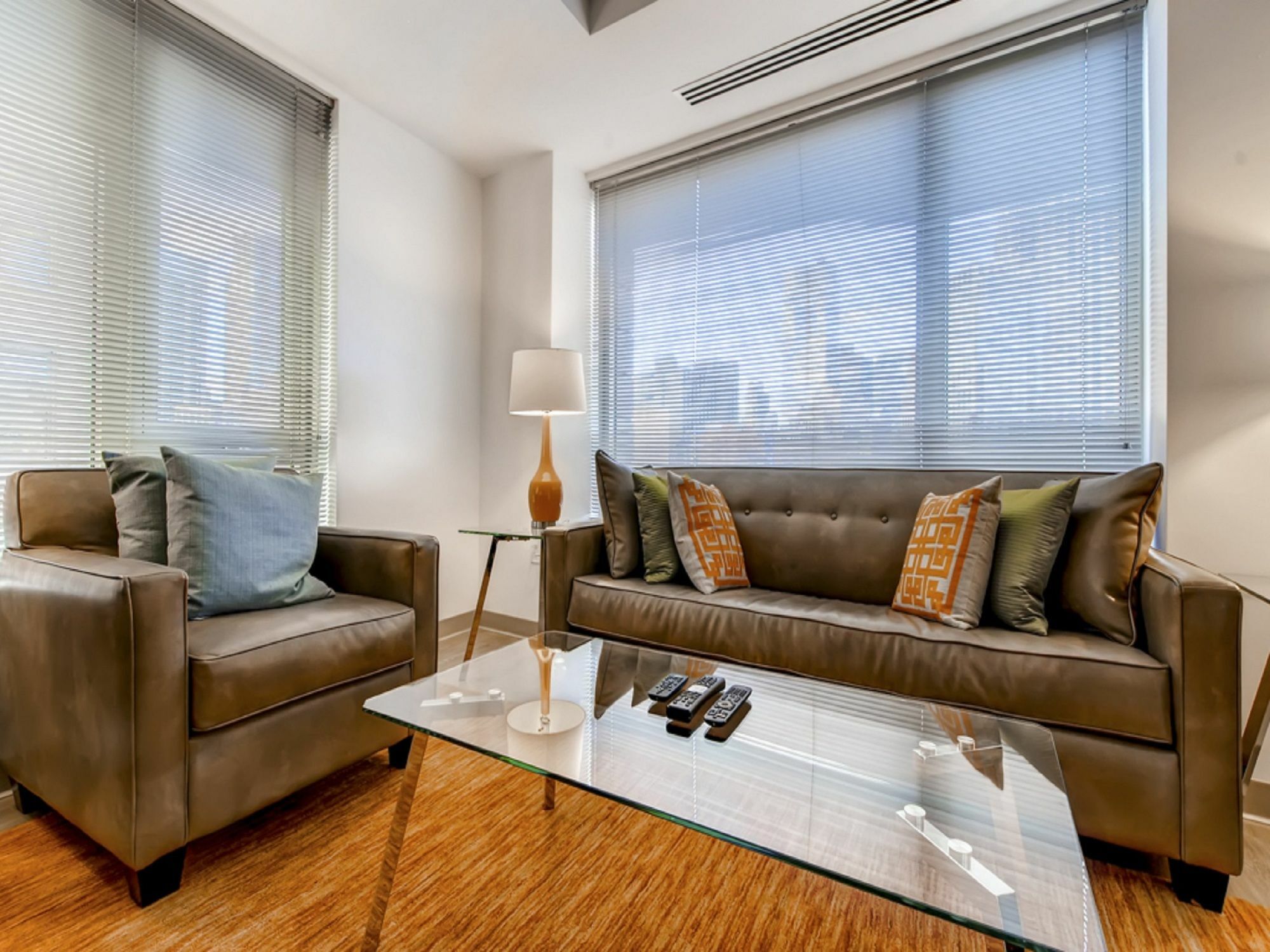 Global Luxury At The Commonwealth Apartment *