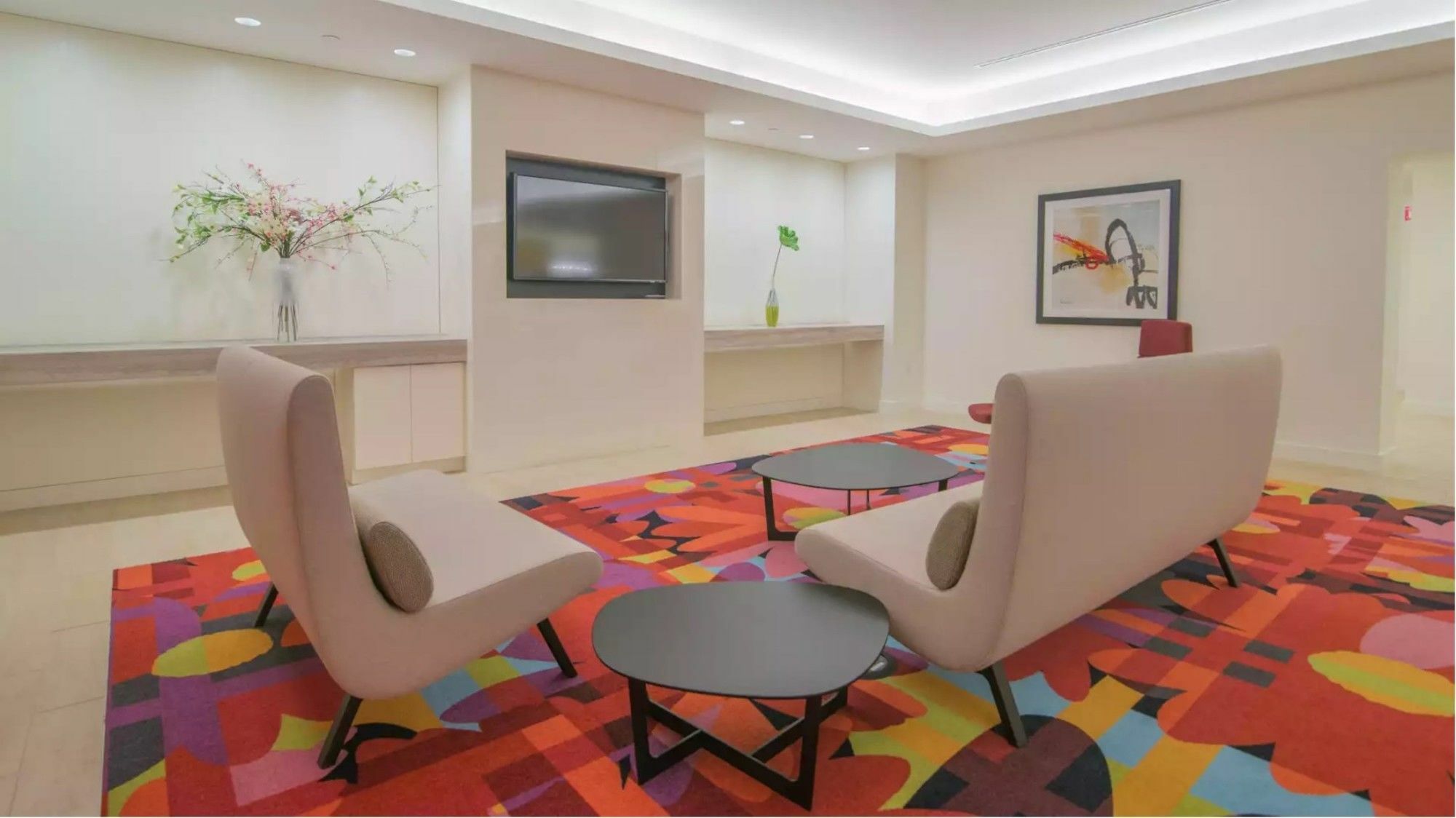 Global Luxury At The Commonwealth Apartment *
