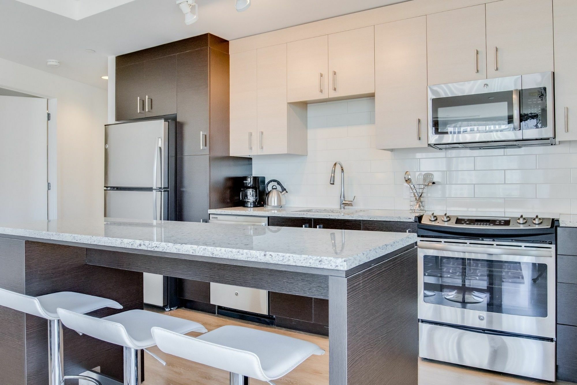 Global Luxury At The Theater District Apartment