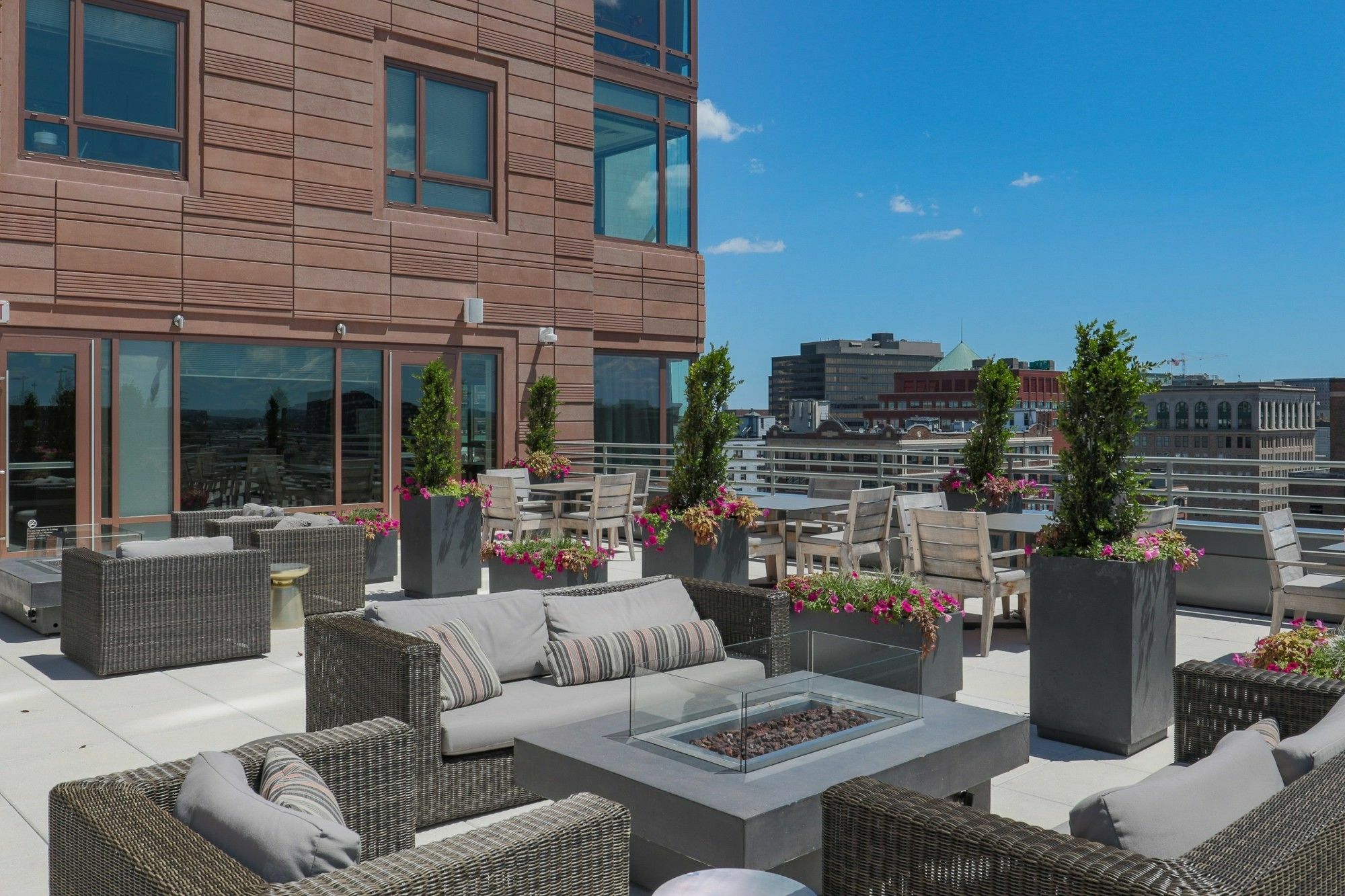 Global Luxury At The Theater District Apartment