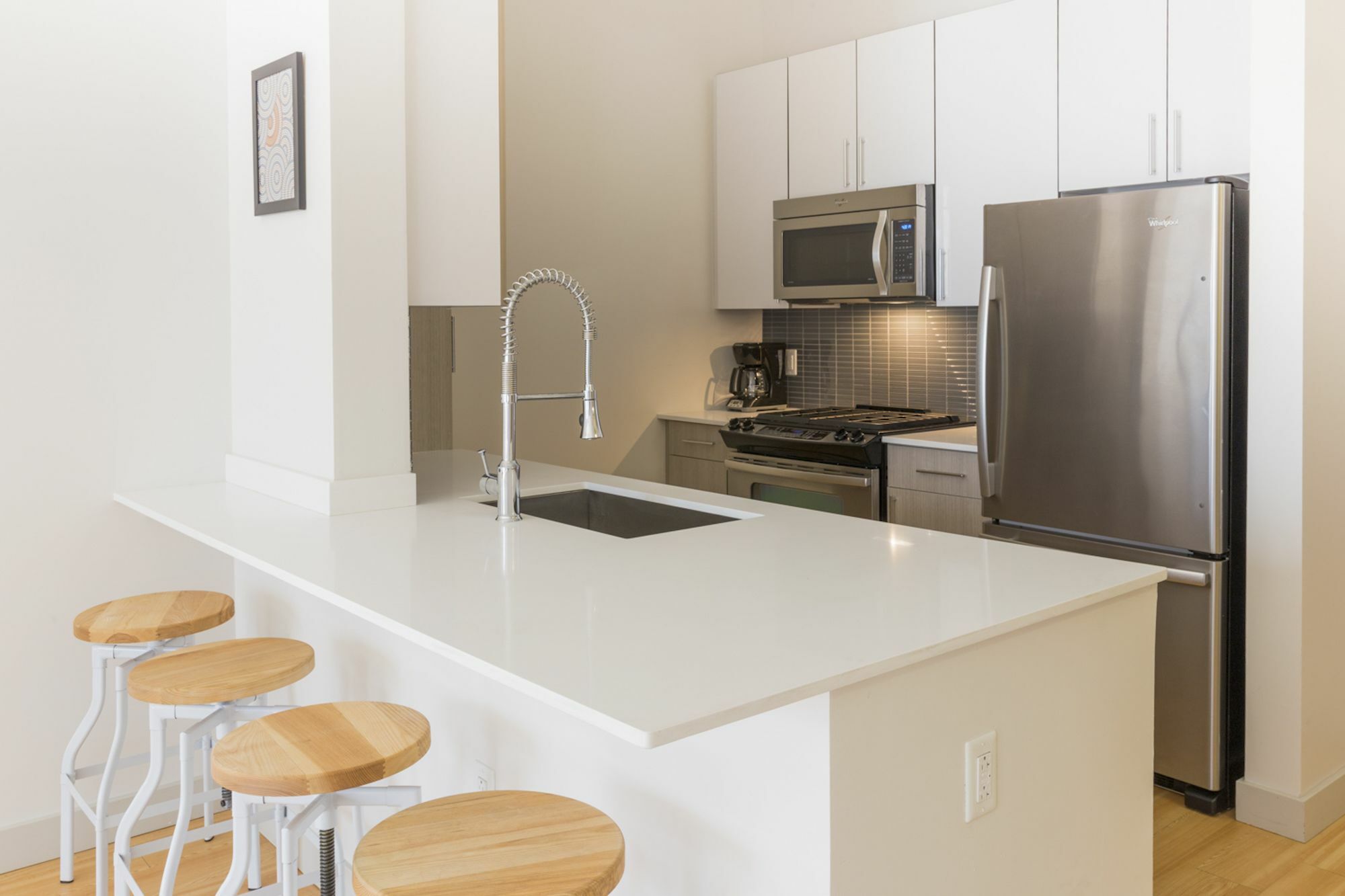 Chic 2br In Seaport By Sonder