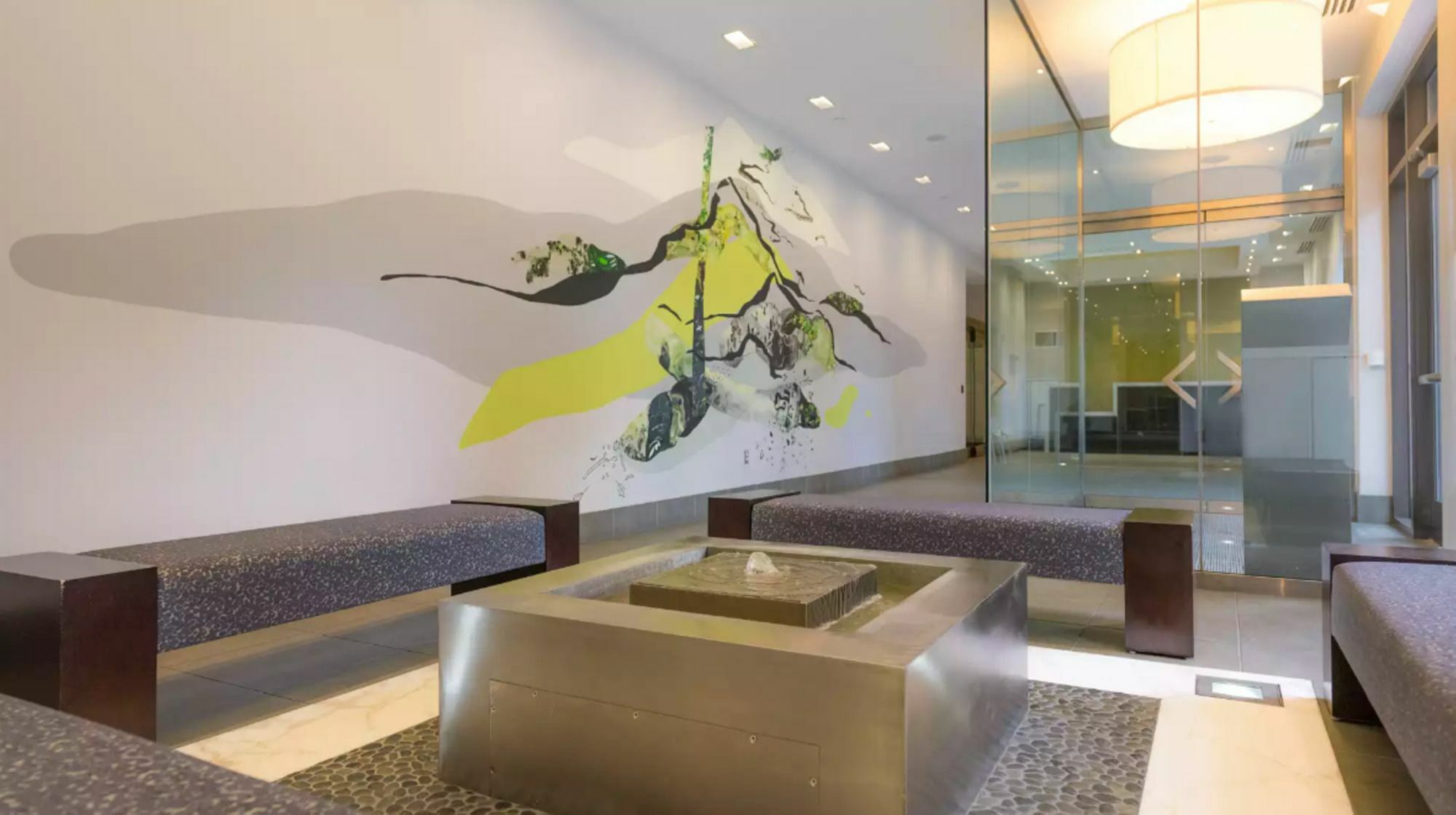 Global Luxury At Garden Apartment
