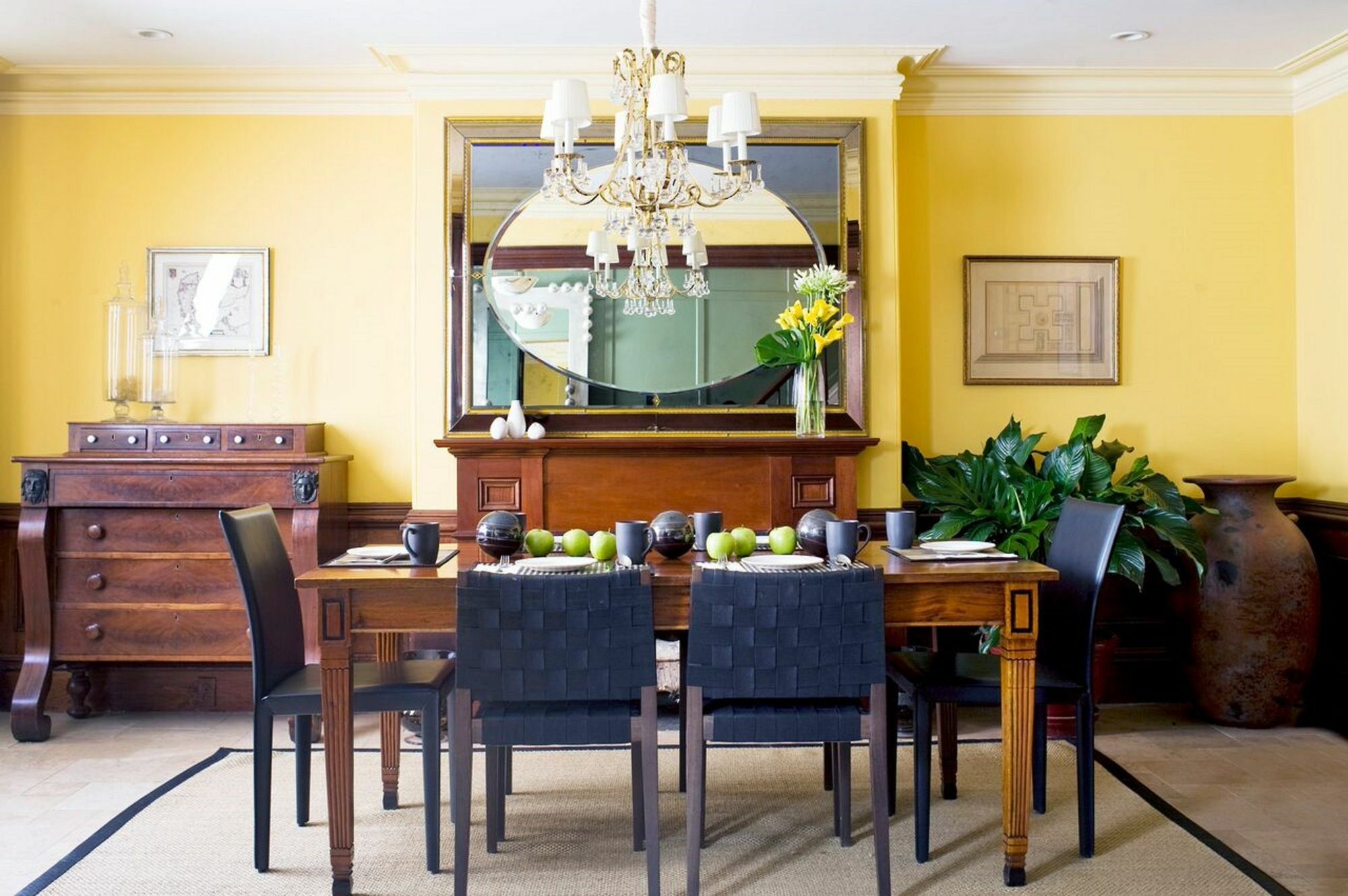 Clarendon Square 4*