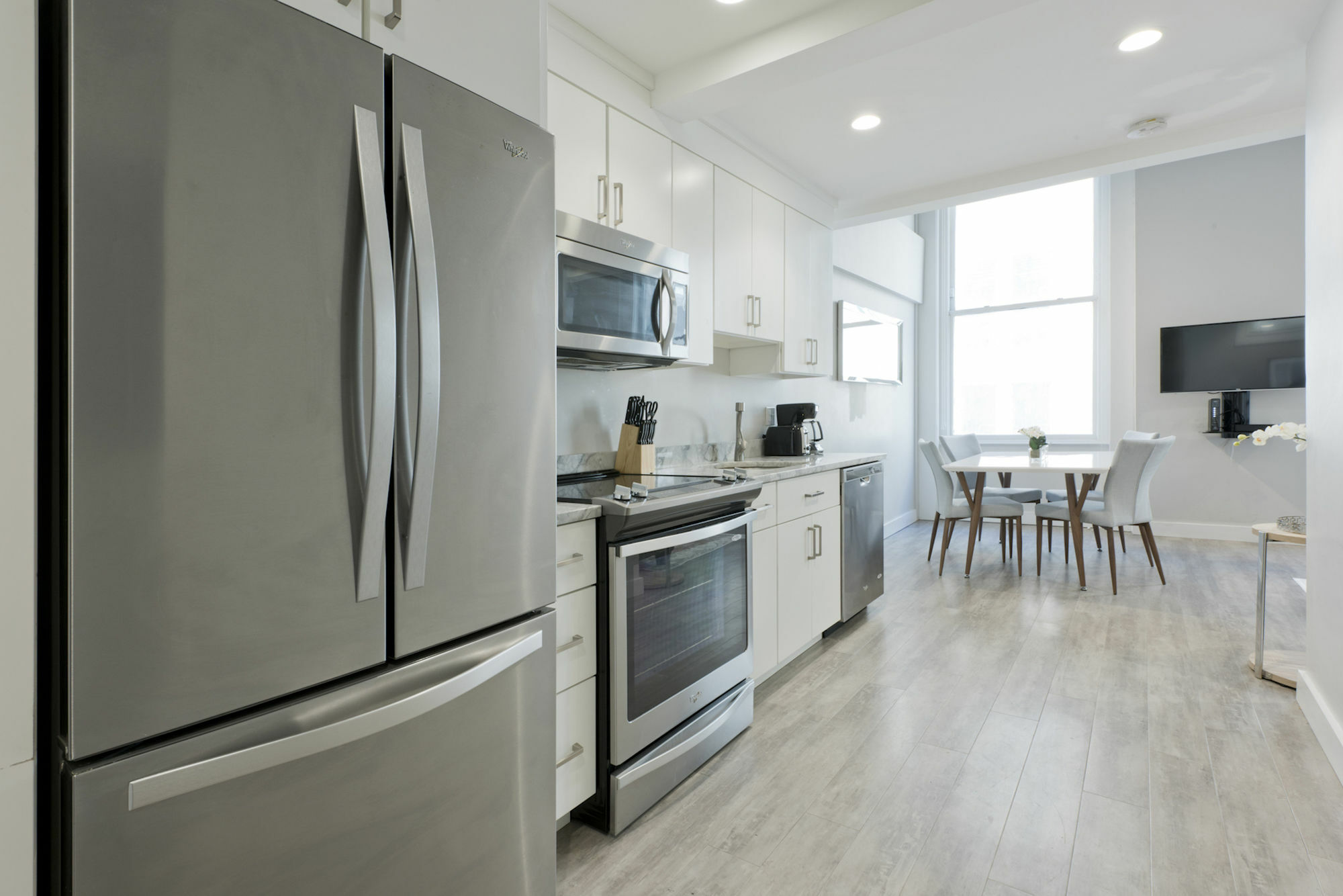 Apartment Industrial 2br In Downtown Crossing By Sonder