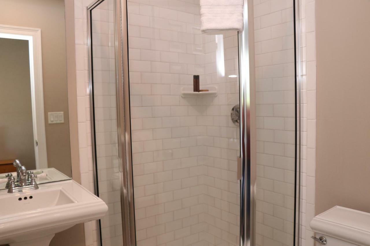Furnished In Downtown #35 Apartment *