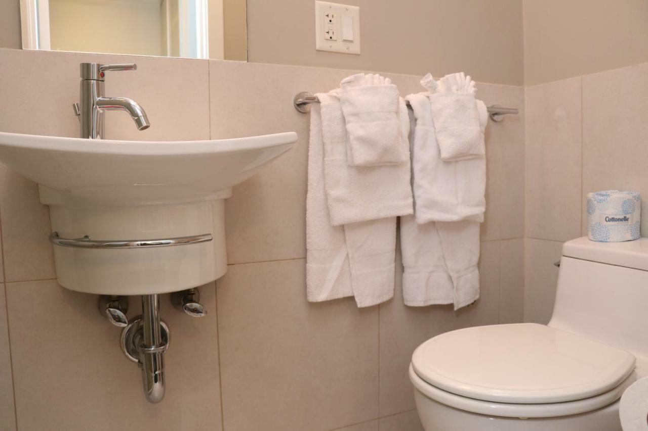 Cozy & Stylish Newbury Street Studio, #9 Apartment *