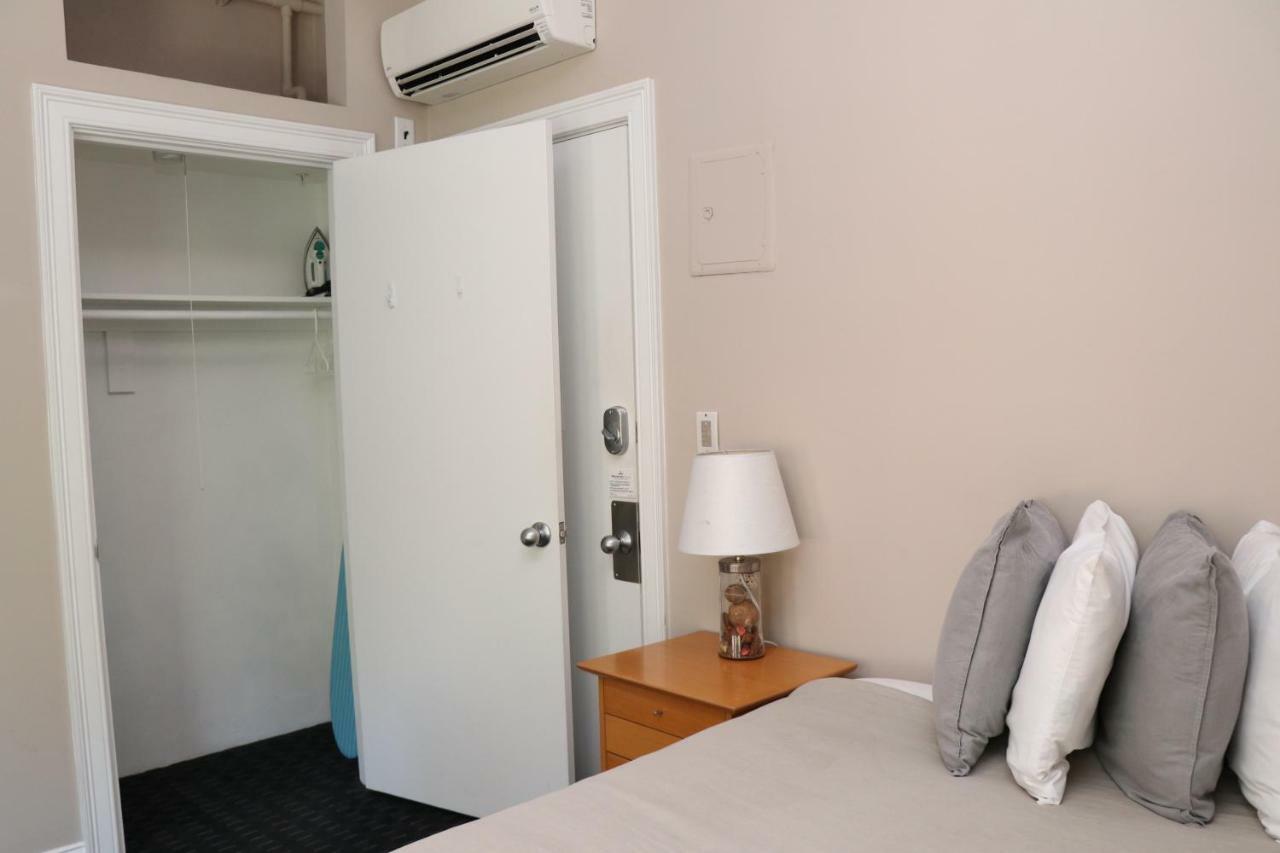 Stylish Downtown Studio, #32 Apartment