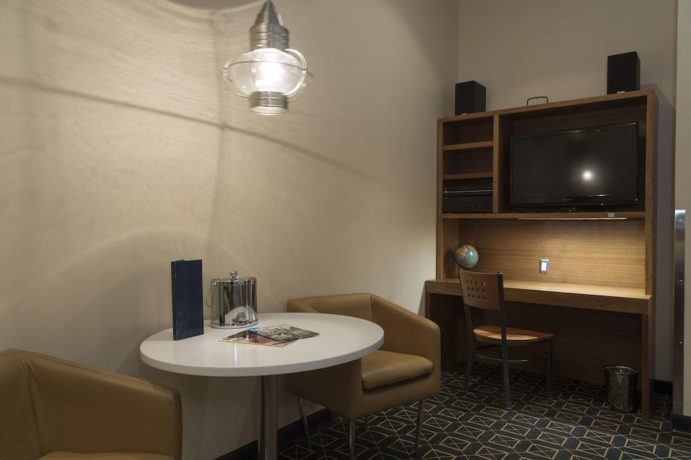Harborside 3* Boston