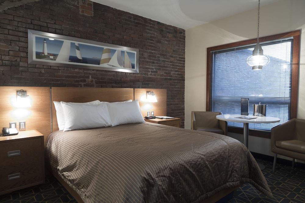 Hotel Harborside 3*