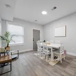 4Br 1Bh Apt In South Boston Near Old Harbor Beach