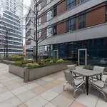 Private Apt Seaport With Gym - Via-401