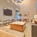 Private Apt Seaport With Gym - Via-401